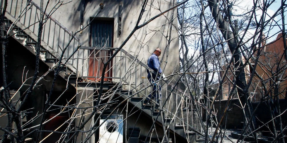 Πάνω από 200 σπίτια καταστράφηκαν ολοκληρωτικά από τις πυρκαγιές στην Αττική